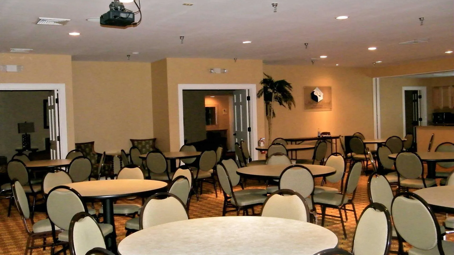 Palmera Inn And Suites Hilton Head Island